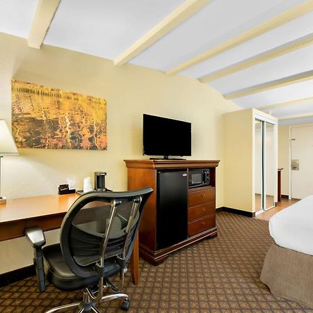 Best Western Coach House Springfield Exterior foto